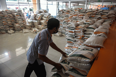 Setiap KPM akan mendapatkan bantuan pangan beras masing-masing sebanyak 10 Kg.
