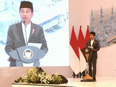 Presiden Joko Widodo menghadiri peringatan Zayed Humanitarian Day yang digelar di Swis-bel Hotel, Kota Surakarta, Jawa Tengah, Senin (10/4/2023) malam.