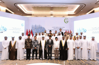 Presiden Joko Widodo menghadiri peringatan Zayed Humanitarian Day yang digelar di Swis-bel Hotel, Kota Surakarta, Jawa Tengah, Senin (10/4/2023) malam.