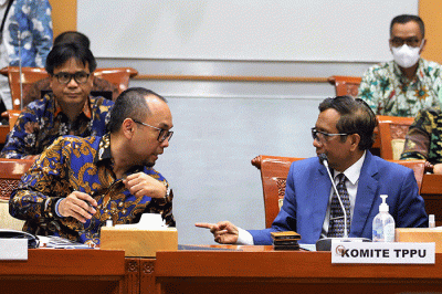 Rapat dengar pendapat bersama Komisi III DPR di Kompleks Parlemen, Senayan, Selasa (11/4/2023).