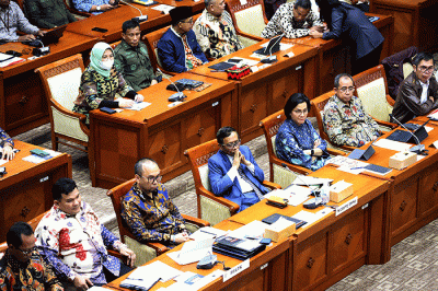 Rapat dengar pendapat bersama Komisi III DPR di Kompleks Parlemen, Senayan, Selasa (11/4/2023).