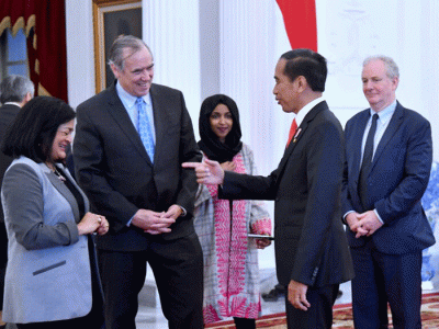 Presiden Joko Widodo menerima kunjungan anggota kongres Amerika Serikat di Istana Merdeka, Jakarta, Rabu (12/4/2023).