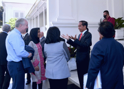 Presiden Joko Widodo menerima kunjungan anggota kongres Amerika Serikat di Istana Merdeka, Jakarta, Rabu (12/4/2023).