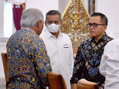 Presiden Joko Widodo menggelar rapat dengan sejumlah Menteri Kabinet Indonesia Maju di Istana Merdeka Jakarta, Rabu (12/4/2023).