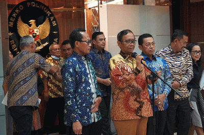 Menteri Koordinator Bidang Politik, Hukum dan Keamanan (Menko Polhukam) Mahfud MD saat memberikan keterangan pers di Jakarta, Jumat (14/4/2023).