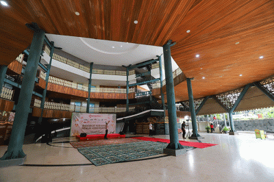 Suasana gedung Serbaguna Setu Babakan di Kawasan Perkampungan Budaya Betawi (PBB) Jagakarsa, Jakarta Selatan, Jumat (14/4/2023).