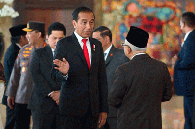 Presiden Joko Widodo beserta Iriana Joko Widodo dan delegasi terbatas berangkat menuju ke Hannover, Jerman, Sabtu (15/4/2023).