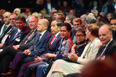 Presiden Joko Widodo memberikan sambutannya ketika menghadiri upacara pembukaan Hannover Messe 2023 di Hannover Congress Centrum, Hannover, Jerman.