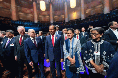 Presiden Joko Widodo memberikan sambutannya ketika menghadiri upacara pembukaan Hannover Messe 2023 di Hannover Congress Centrum, Hannover, Jerman.
