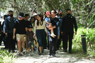 Presiden Joko Widodo beserta Iriana Joko Widodo dan keluarga mengunjungi beberapa tempat wisata Wisata di Labuan Bajo, Minggu (23/4/2023).