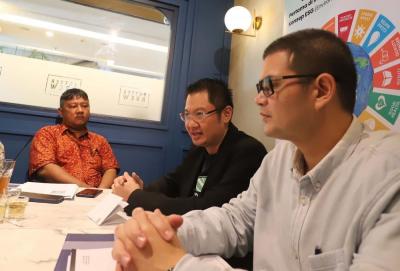Founder dan CEO Danamart Patrick Gunadi (kiri) dan Advisor Danamart Roberto Sumabrata memberikan keterangan pers di Jakarta, Kamis (11/5/2023).