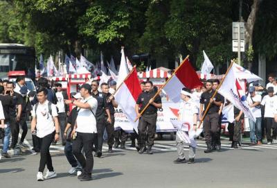 Longmarch juga diikuti oleh ratusan kader dan simpatisan Partai Perindo serta sejumlah organisasi sayap Perindo.