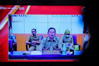 Bupati Lamongan Yuhronur Efendi memberikan pemaparan materi melalui zoom saat penjurian Indonesia Visionary Leader (IVL) sesi XII.