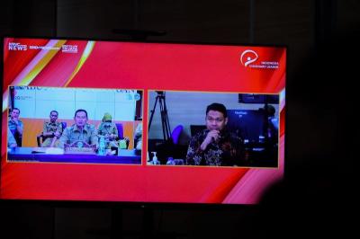 Bupati Lamongan Yuhronur Efendi memberikan pemaparan materi melalui zoom saat penjurian Indonesia Visionary Leader (IVL) sesi XII