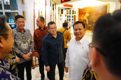 Menteri Pertahanan Prabowo Subianto menerima Ketua Umum Partai Perindo Hary Tanoesoedibjo dan Paguyuban Sosial Marga Tionghoa Indonesia (PSMTI).