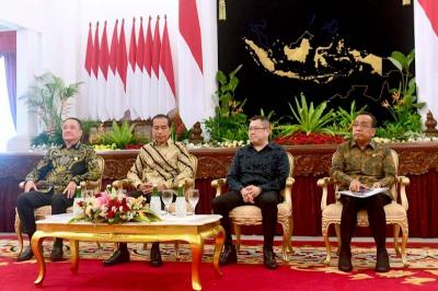 Presiden Joko Widodo beraudiensi dengan Paguyuban Sosial Marga Tionghoa Indonesia (PSMTI) di Istana Negara, Jakarta, Senin (15/5/2023).