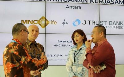 PT MNC Life Assurance (MNC Life) memberikan produk asuransi jiwa kredit melalui model bisnis referensi kepada PT Bank JTrust Indonesia Tbk (JTrust Bank).