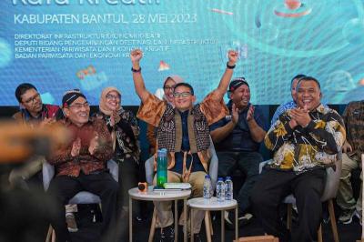 Menparekraf Sandiaga Uno menghadiri Workshop Kabupaten/Kota (KaTa) Kreatif 2023 di Pendopo Parasamya Bantul, Minggu (28/5/2023).