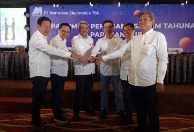 Dirut Susanto Djaja, Direktur Agus Honggo Widodo, Direktur Sjafril Effendi, dan Direktur Randy Kartadinata hadir pada RUPST di Jakarta, Selasa (30/5/2023).