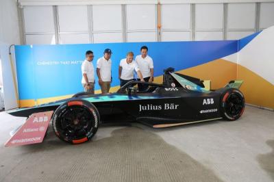 Dukungan Allianz untuk penyelenggaraan Formula E tersebut sebagai bentuk komitmen terhadap masa depan yang berkelanjutan dan mobilitas ramah lingkungan.