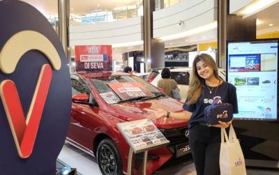 Tenaga pemasar memperkenalkan SEVA di Main Atrium Mall AEON BSD, Rabu (31/5/2023).