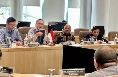 Menteri Perdagangan Zulkifli Hasan bertemu dengan Menteri Investasi, Perdagangan dan Industri Malaysia Tengku Datuk Seri Utama Zafrul Bin Tengku Abdul Aziz.