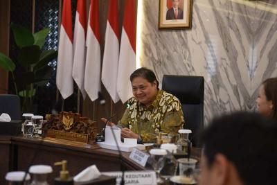 Menteri Koordinator Bidang Perekonomian Airlangga Hartarto melepas keberangkatan 30 mahasiswa Indonesia ke Hungaria untuk melakukan magang di Continental.