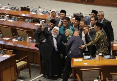 DPR mengesahkan Slamet Eddy Purnomo menjadi Anggota BPK terpilih periode 2023- 2028