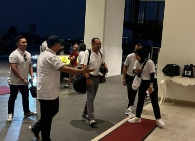 Sejumlah peserta tiba di Sedayu Indah Golf, Pantai Indah Kapuk,Jakarta untuk mengikuti IDX Channel Golf Tournament 2023, Sabtu (24/6/2023).