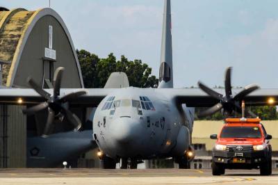 Pesawat C-130J Super Hercules TNI AU tiba di Lanud Halim Perdanakusuma, Jakarta, Rabu (28/6/2023).