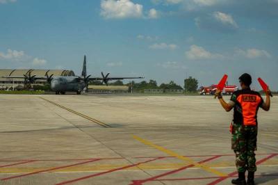 Pesawat C-130J Super Hercules TNI AU tiba di Lanud Halim Perdanakusuma, Jakarta, Rabu (28/6/2023).
