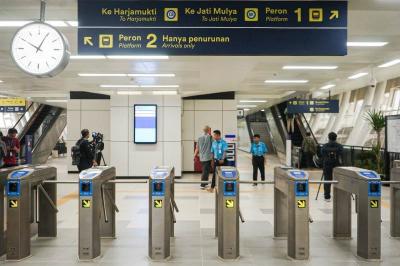 PT KAI (Persero) melakukan uji coba LRT Jabodebek bersama awak media jelang uji coba terbatas untuk masyarakat pada 12 Juli 2023 mendatang.