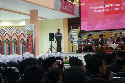Mendag Zulkifli Hasan menghadiri Pembukaan tahun Pendidikan 2023/2024 dan Pelantikan Santri Baru Ponpes Dea Malela, Sumbawa, NTB, Jumat (7/7/2023) malam.