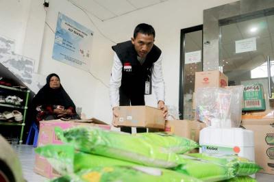 MNC Vision Networks dan MNC Peduli berikan bantuan berupa paket sembako dan kebutuhan dapur.