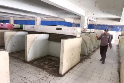 Suasana area Pasar Tanah Abang Blok G, tampak tidak ada aktivitas pedagang, Sabtu (15/7/2023).