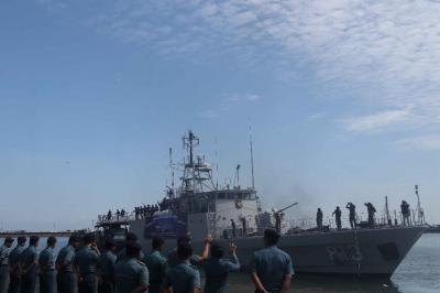 Kapal KRI Tongkol  dilepas menuju lima pulau terluar, terdepan dan terpencil (3T) di Sulawesi Selatan.
