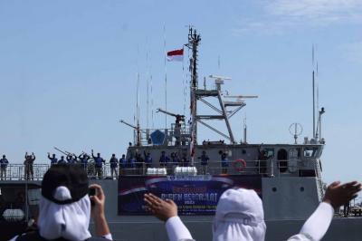 Kapal KRI Tongkol  dilepas menuju lima pulau terluar, terdepan dan terpencil (3T) di Sulawesi Selatan.