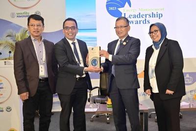 PT Semen Tonasa terpilih sebagai satu dari dua perusahaan di dunia yang memenangkan Award of Excellence in Energy Management dari Clean Energy Ministerial (CEM)