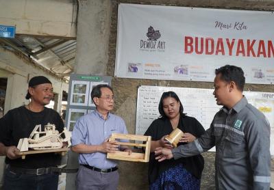 Astra melalui YDBA mengajak salah satu stakeholder YDBA, yaitu IKEA Indonesia untuk hadir dalam #AsikBersamaUMKM di Tarikolot, Bogor.