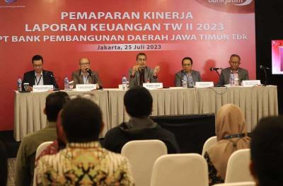 PT Bank Pembangunan Daerah Jawa Timur Tbk (BJTM) membukukan pertumbuhan penyaluran kredit pada semester I 2023.