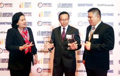 Bank Mandiri meraih penghargaan Mobile Banking and Payment Initiative of the Year dan sebagai The New Consumer Lending Product of the Year.