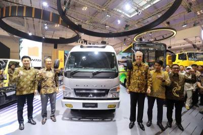 Mitsubishi Fuso Canter edisi ulang tahun ke-60 hadir dalam pameran otomotif Gaikindo Indonesia International Auto Show (GIIAS) 2023 di ICE BSD, Tangerang.