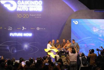 Menko Perekonomian Airlangga Hartarto membuka Pameran otomotif Gaikindo Indonesia International Auto Show (GIIAS) 2023 di ICE BSD City, Tangernag, Banten.
