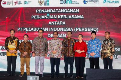 PT Pelindo menginisiasi Forum Konsolidasi bertajuk Komitmen Bersama Masyarakat Pelabuhan Memberantas Korupsi.
