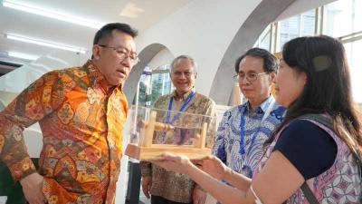 Dalam pameran GIIAS kali ini, Astra melalui YDBA menghadirkan 32 produk UMKM dalam 7 zona.