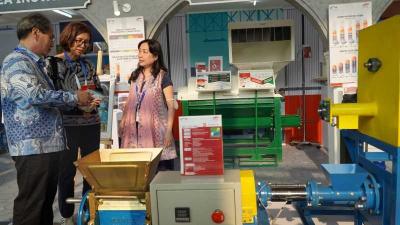 Dalam pameran GIIAS kali ini, Astra melalui YDBA menghadirkan 32 produk UMKM dalam 7 zona.