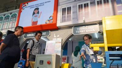 Dalam pameran GIIAS kali ini, Astra melalui YDBA menghadirkan 32 produk UMKM dalam 7 zona.