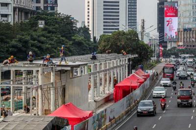 Revitalisasi halte Transjakarta Karet sudah dimulai sejak 31 Mei 2023 dan ditargetkan kembali beroperasi pada 29 Agustus 2023.