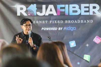 Rajafiber menawarkan internet 100 persen fiber optik dengan tiga pilihan layanan yaitu lite, style, dan premium dengan harga mulai dari Rp243.090 per bulan
