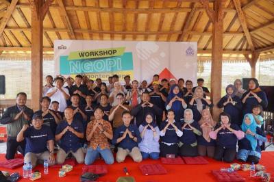 Melalui workshop Ngopi ini, SIG mengajak masyarakat Kabupaten Rembang, Jawa Tengah untuk bijak mengekspresikan diri di media sosial.